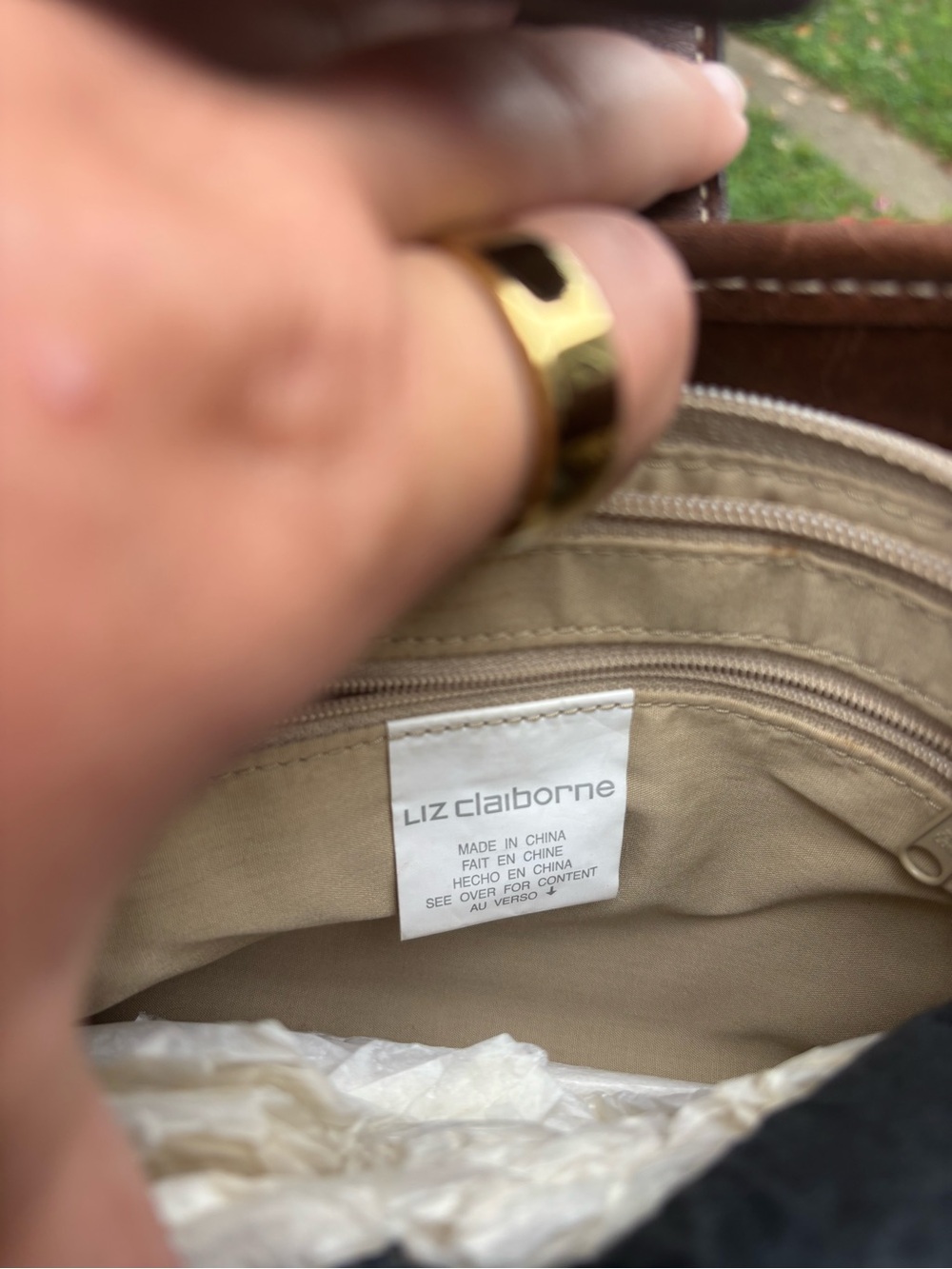 Liz Claiborne Cream Woven Shoulder Bag with Brown Trim - Picture 4 of 10